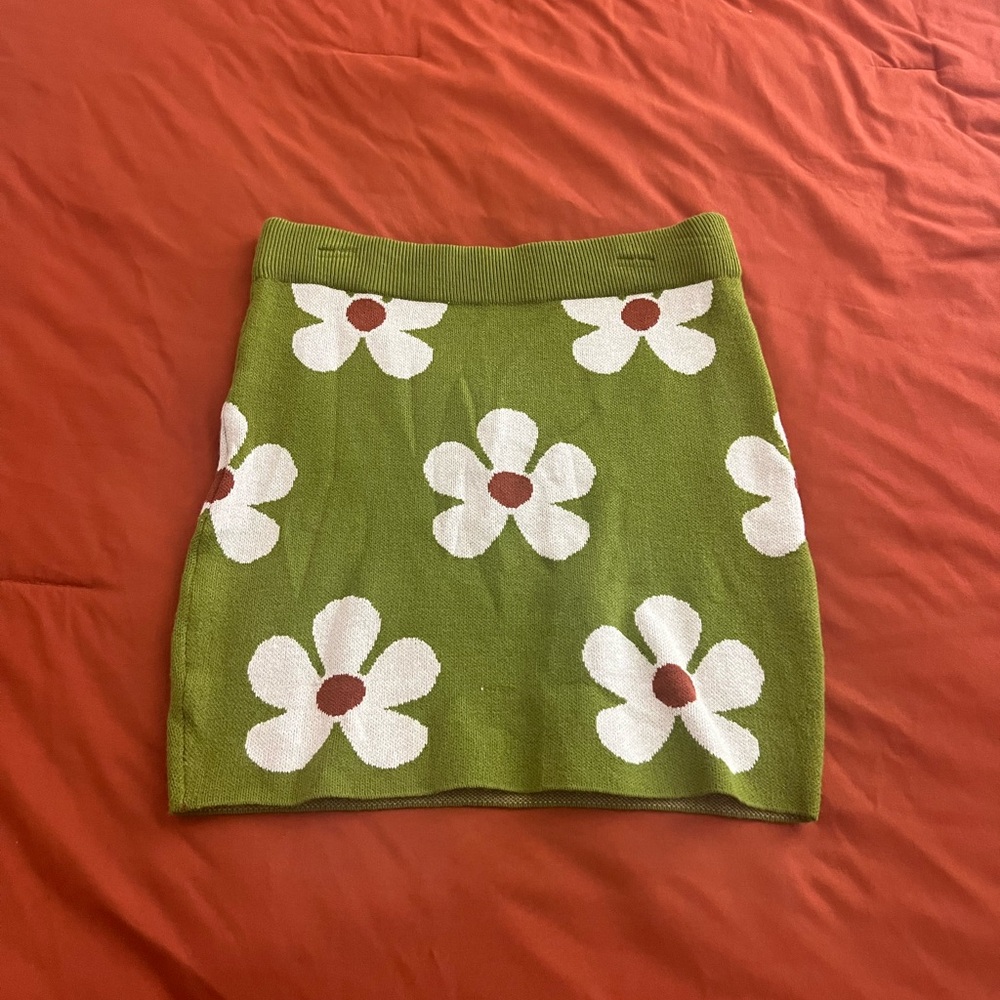 Sweater Land Knit Flower Mini Skirt